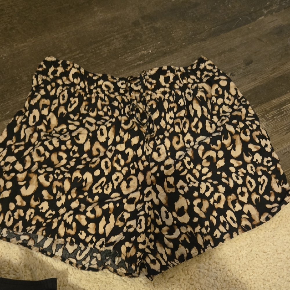 H&M High Waist Leopard Print Shorts